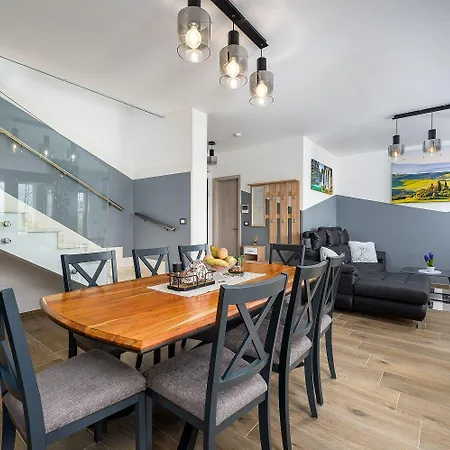 Mediterranes Und Modernes Mit Jacuzzi, Waschmaschine, Grill 아파트