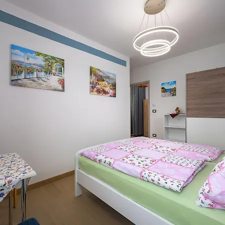 Mediterranes Und Modernes Mit Jacuzzi, Waschmaschine, Grill *