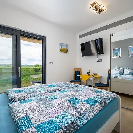 Mediterranes Und Modernes Mit Jacuzzi, Waschmaschine, Grill 우마그