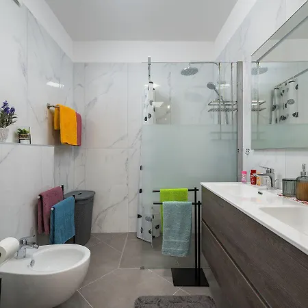 아파트 Mediterranes Und Modernes Mit Jacuzzi, Waschmaschine, Grill