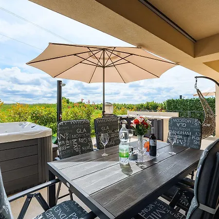 아파트 Mediterranes Und Modernes Mit Jacuzzi, Waschmaschine, Grill *