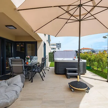 아파트 Mediterranes Und Modernes Mit Jacuzzi, Waschmaschine, Grill